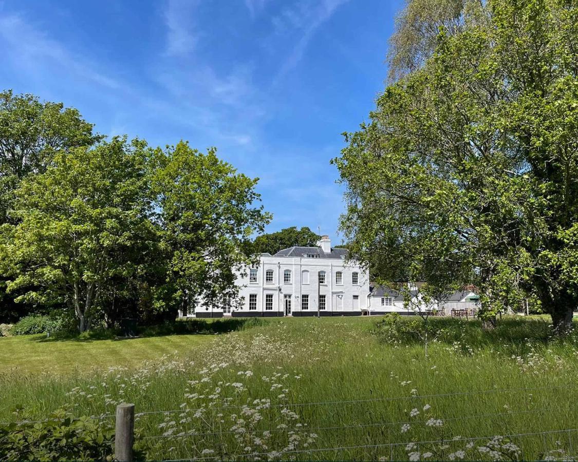 The Retreat New Forest, Hinton Христчёрч Экстерьер фото
