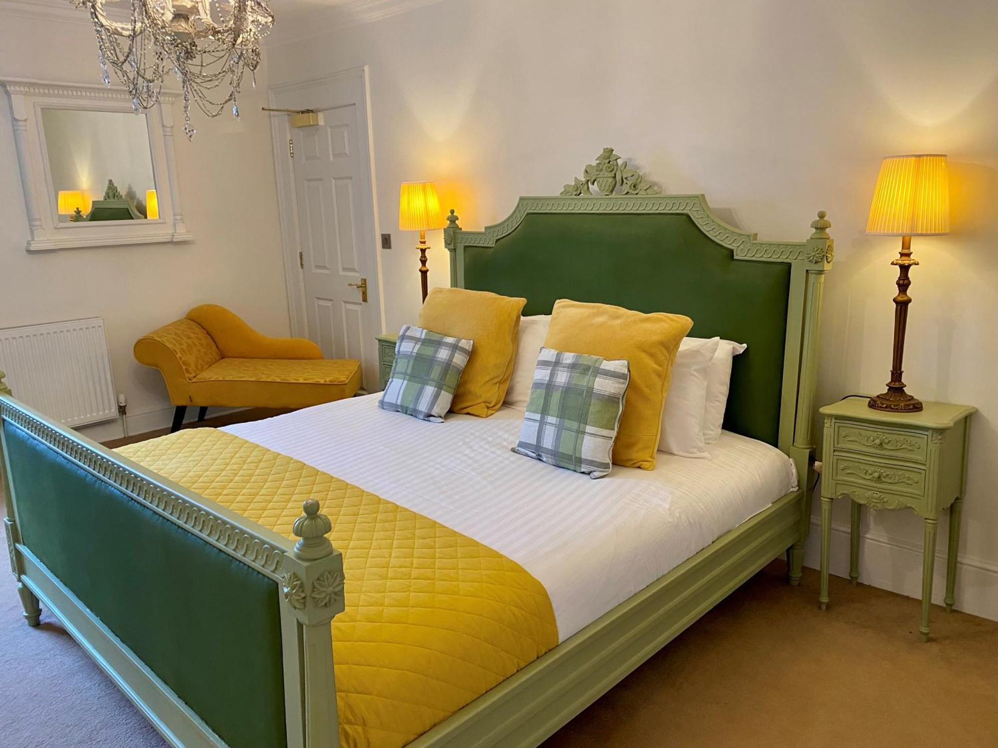 The Retreat New Forest, Hinton Христчёрч Экстерьер фото