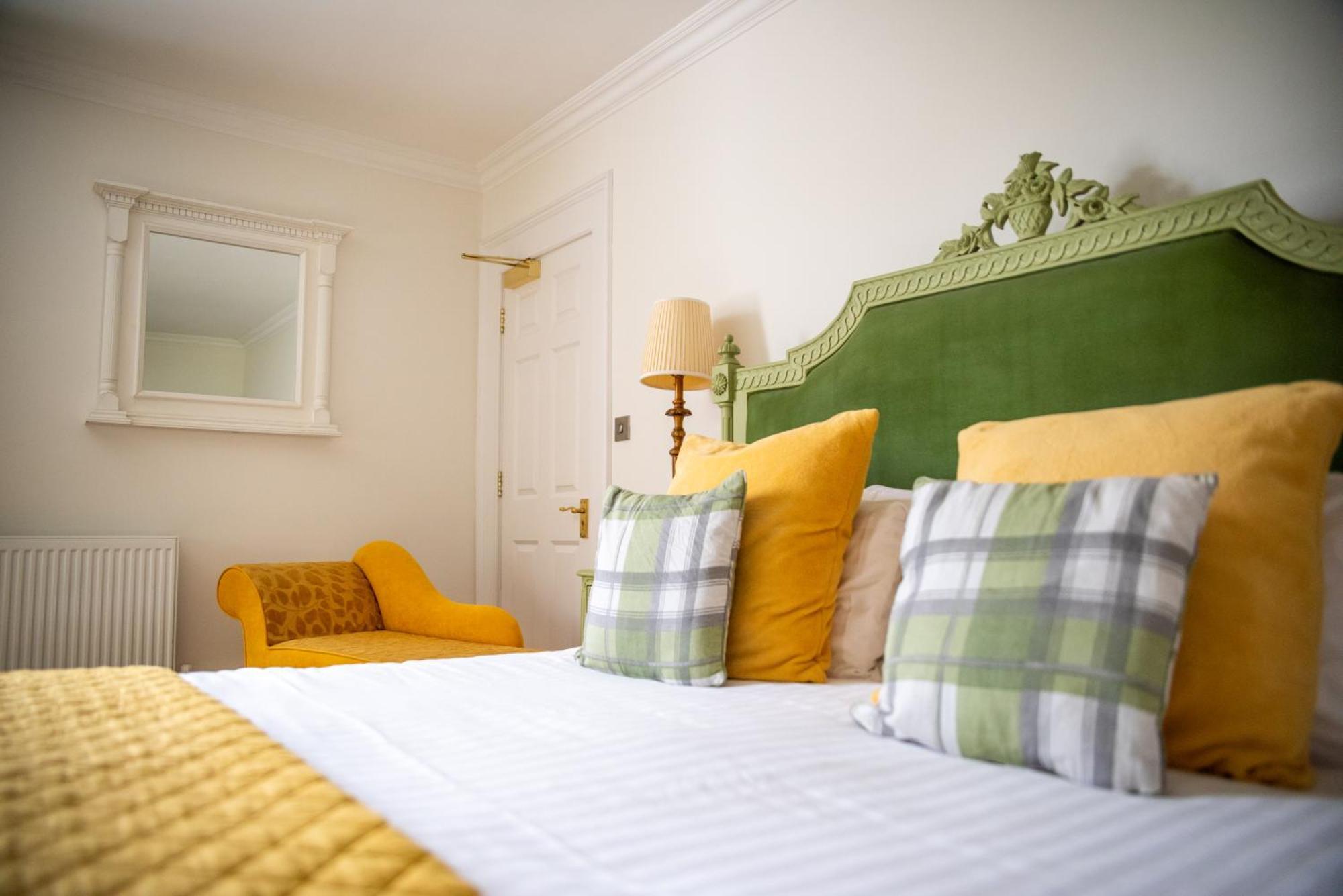 The Retreat New Forest, Hinton Христчёрч Экстерьер фото
