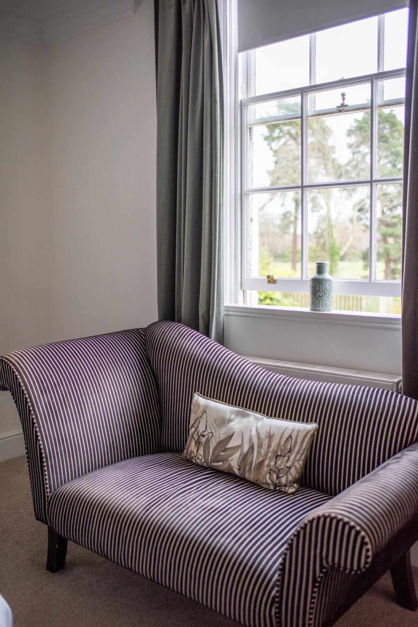 The Retreat New Forest, Hinton Христчёрч Экстерьер фото